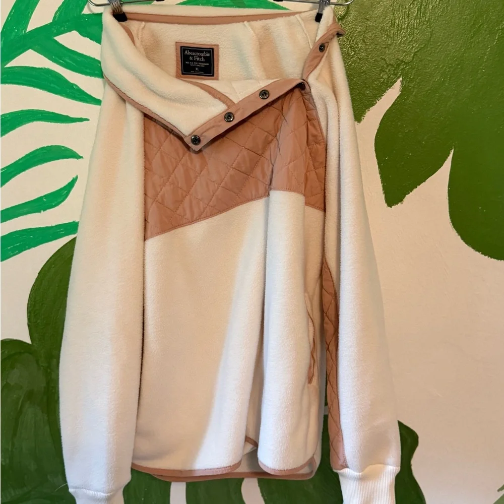 Abercrombie & Fitch Cream Fleece Pullover with Blush Trim